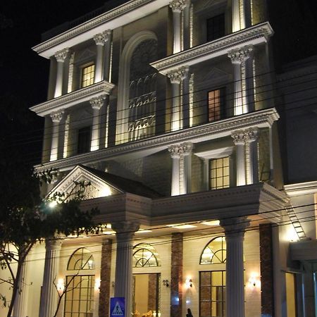Apple Green Hotel Бату Экстерьер фото