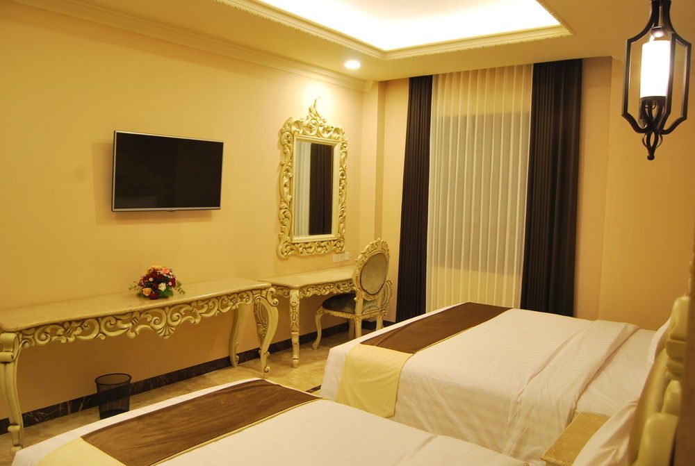 Apple Green Hotel Бату Экстерьер фото