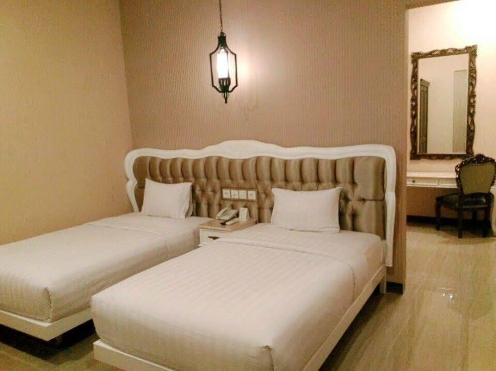 Apple Green Hotel Бату Экстерьер фото